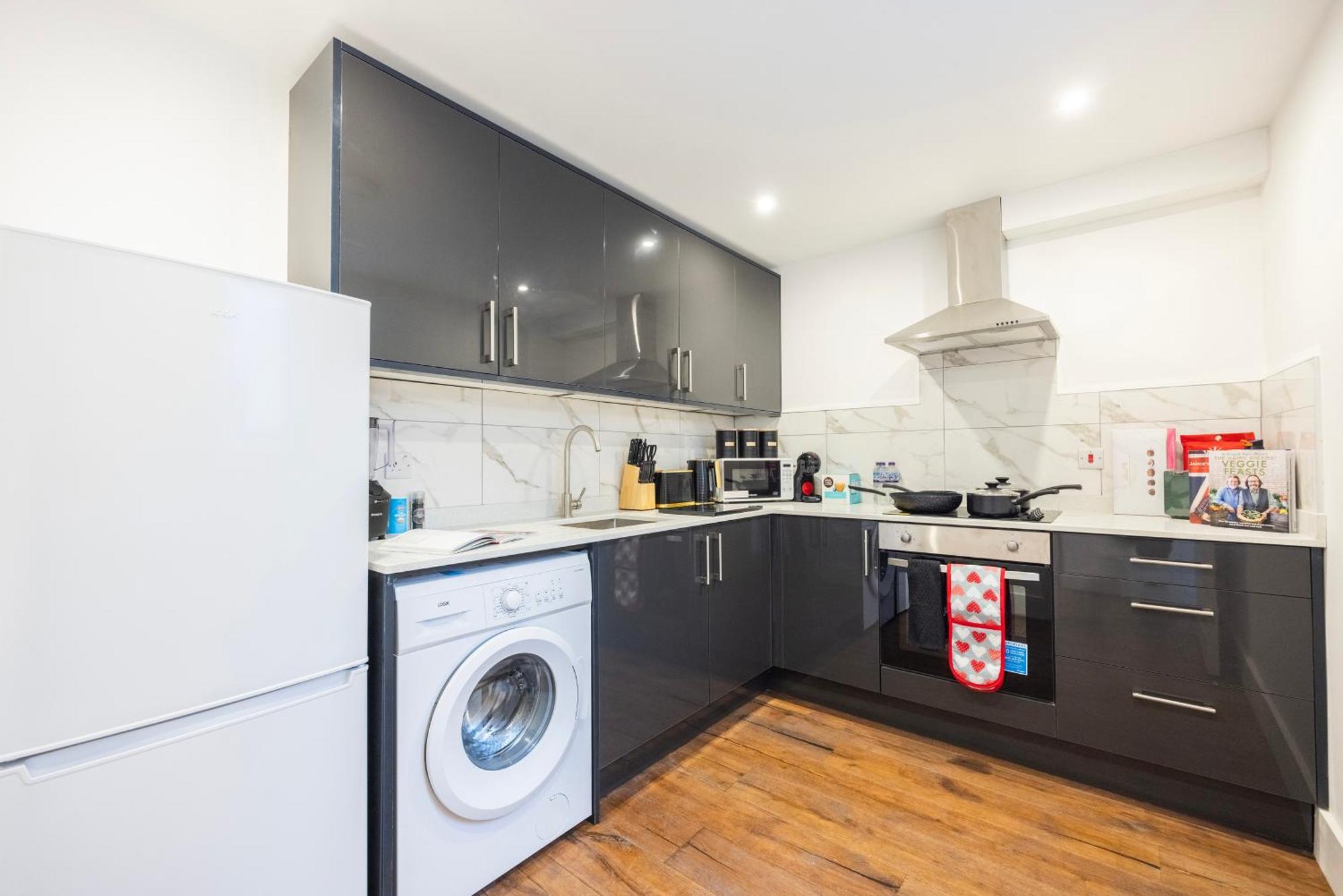 Block Of Apartments In Croydon ,Long Stays , Weekly & Monthly Offers , Contractors , Relocations , Leisure & Family Stays Dış mekan fotoğraf