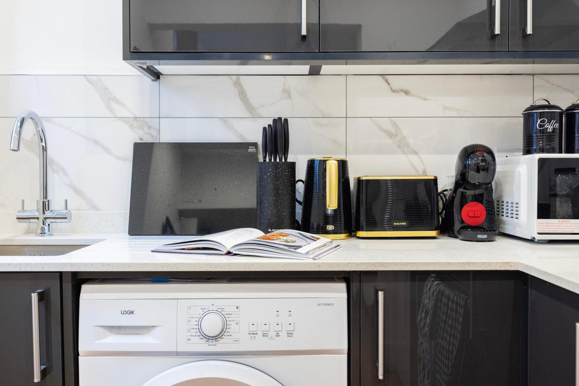 Block Of Apartments In Croydon ,Long Stays , Weekly & Monthly Offers , Contractors , Relocations , Leisure & Family Stays Dış mekan fotoğraf