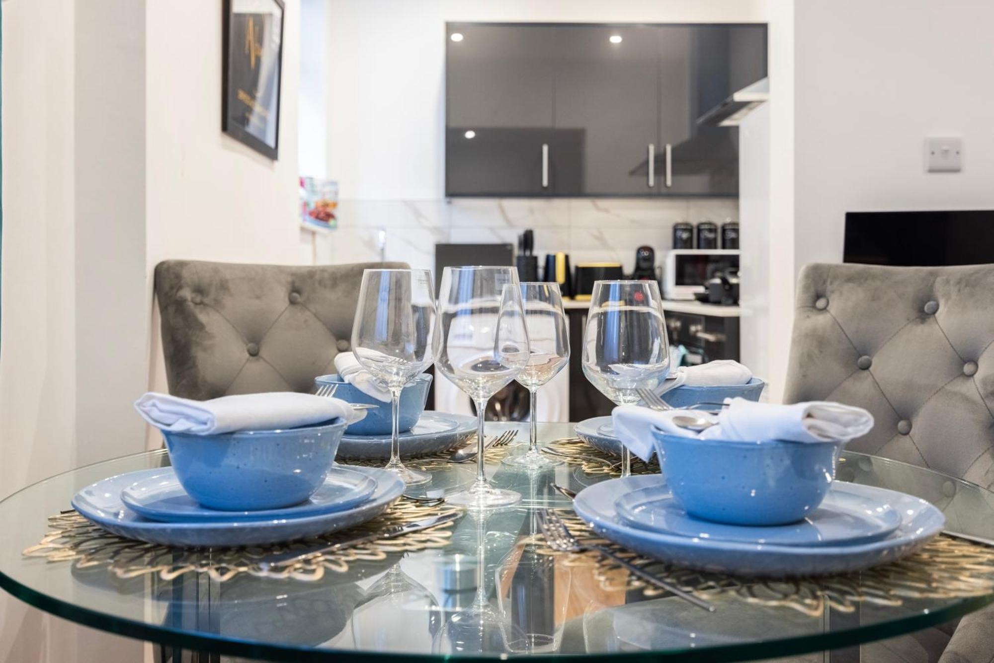 Block Of Apartments In Croydon ,Long Stays , Weekly & Monthly Offers , Contractors , Relocations , Leisure & Family Stays Dış mekan fotoğraf