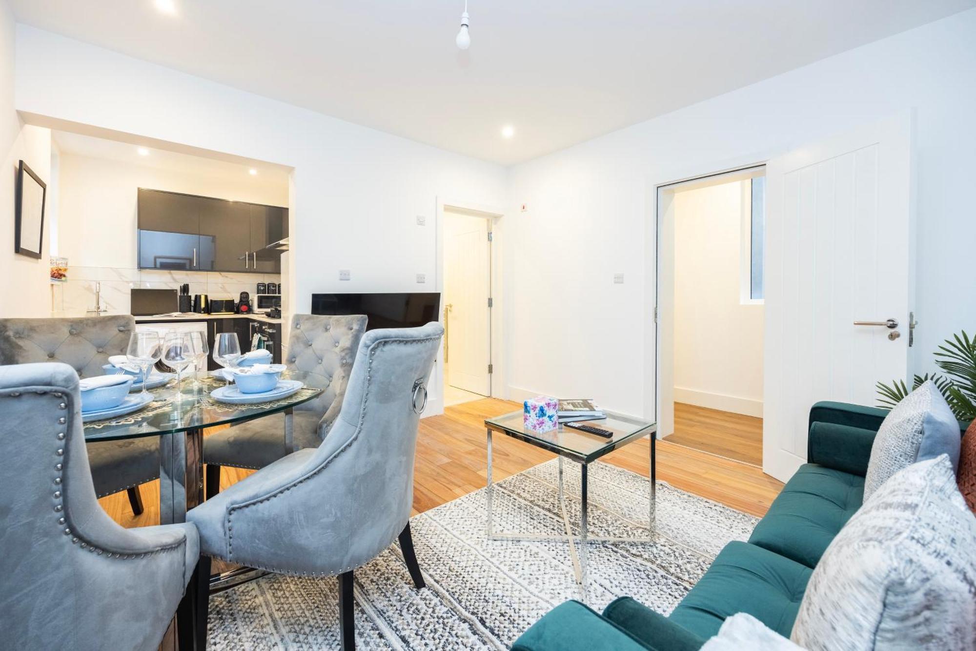 Block Of Apartments In Croydon ,Long Stays , Weekly & Monthly Offers , Contractors , Relocations , Leisure & Family Stays Dış mekan fotoğraf