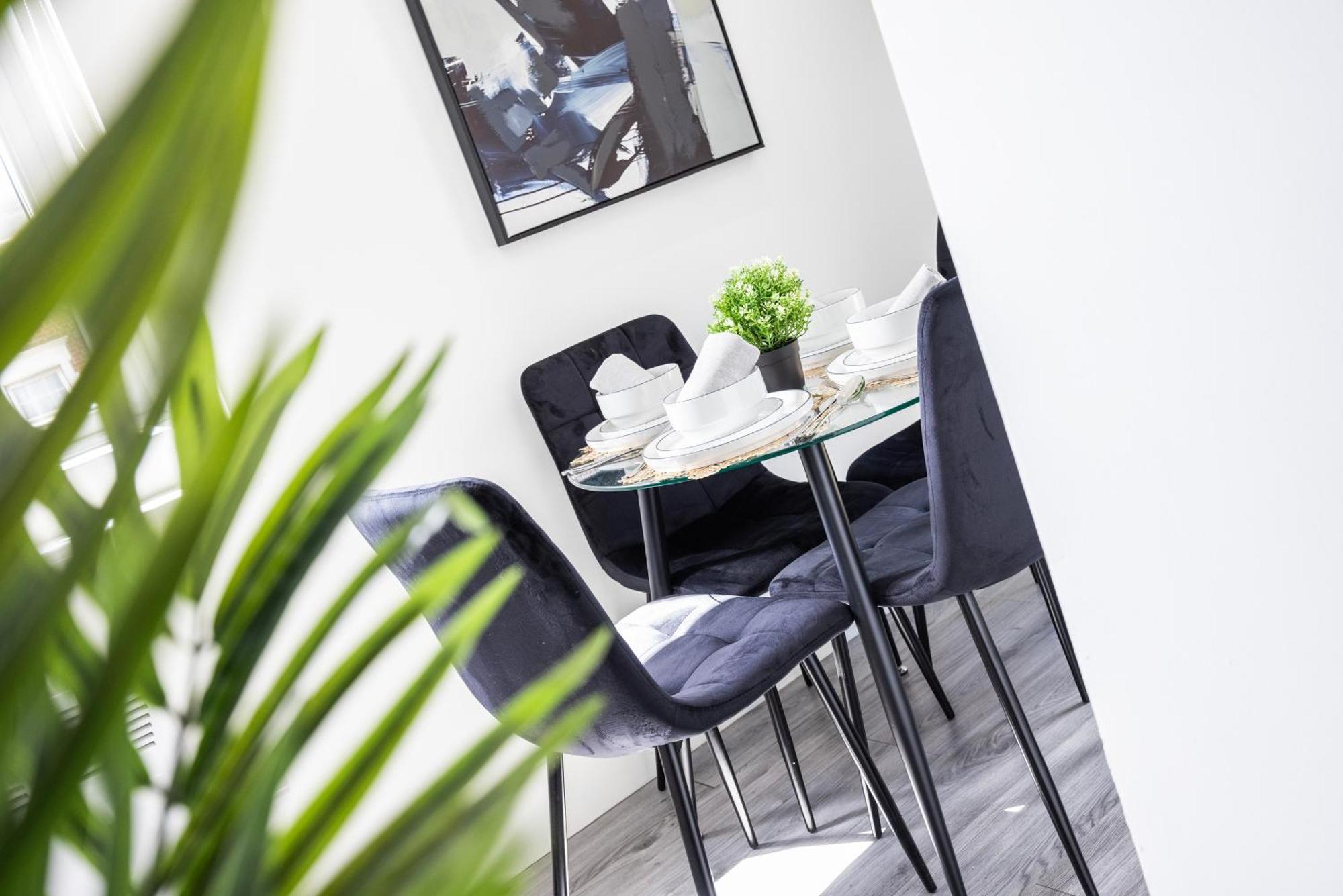 Block Of Apartments In Croydon ,Long Stays , Weekly & Monthly Offers , Contractors , Relocations , Leisure & Family Stays Dış mekan fotoğraf